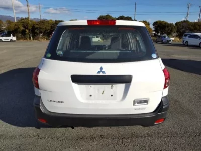 Mitsubishi LANCER VAN
