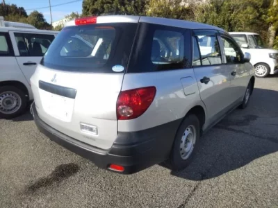 Mitsubishi LANCER VAN