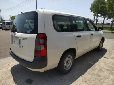 Toyota SUCCEED
