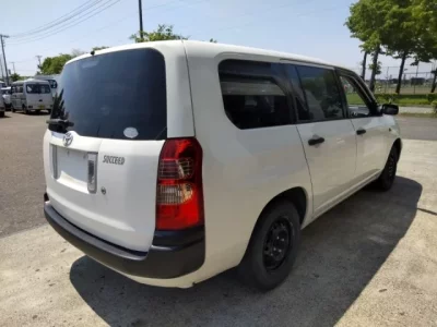 Toyota SUCCEED