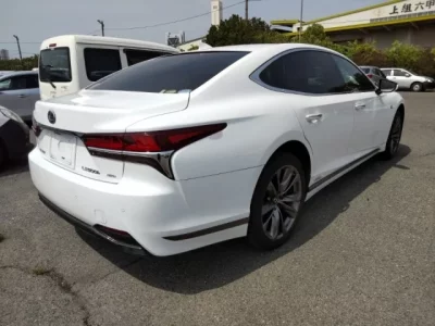 Lexus LS