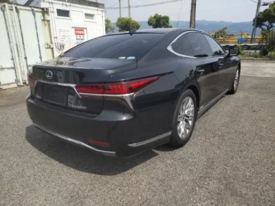 Lexus LS