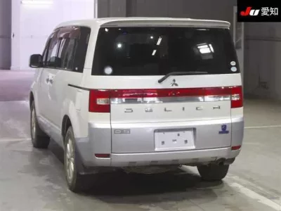 Mitsubishi DELICA D5
