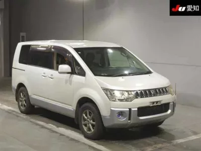 Mitsubishi DELICA D5