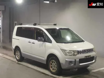 Mitsubishi DELICA D5