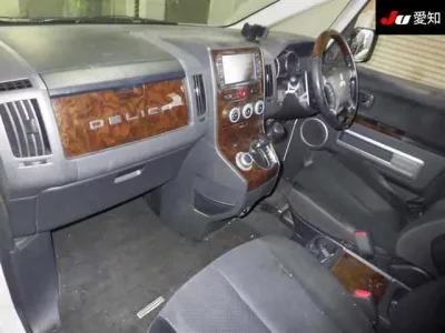 Mitsubishi DELICA D5
