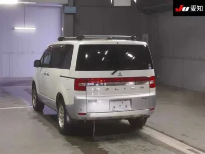 Mitsubishi DELICA D5