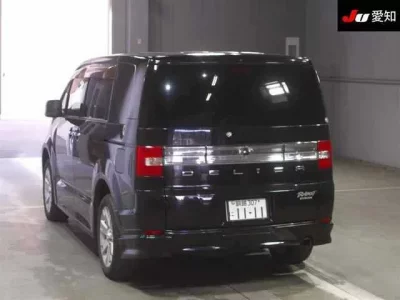 Mitsubishi DELICA D5