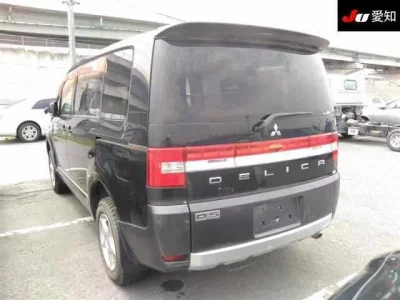 Mitsubishi DELICA D5