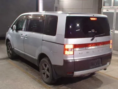 Mitsubishi DELICA D5
