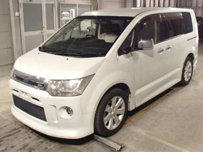 Mitsubishi DELICA D5