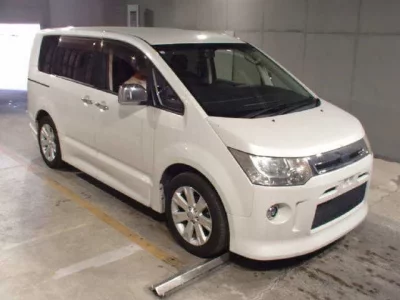 Mitsubishi DELICA D5