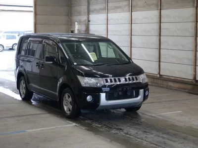Mitsubishi DELICA D5