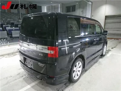 Mitsubishi DELICA D5