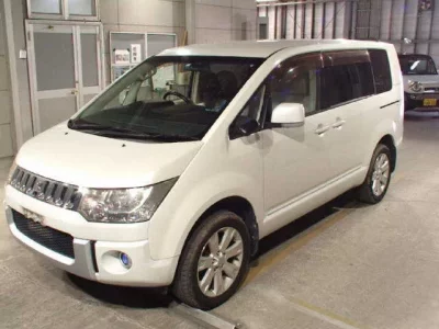 Mitsubishi DELICA D5