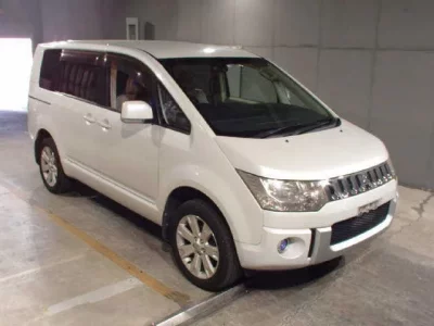 Mitsubishi DELICA D5