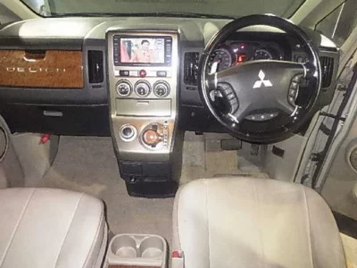Mitsubishi DELICA D5