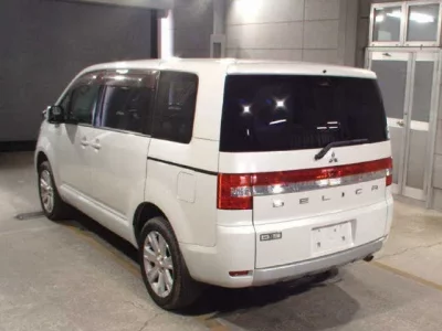Mitsubishi DELICA D5