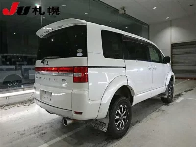 Mitsubishi DELICA D5