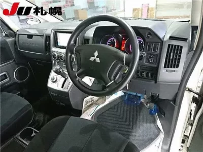 Mitsubishi DELICA D5