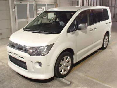 Mitsubishi DELICA D5