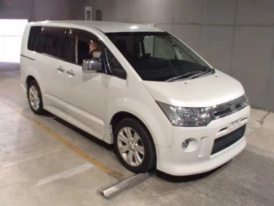 Mitsubishi DELICA D5