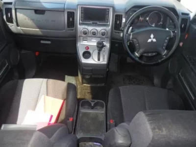 Mitsubishi DELICA D5