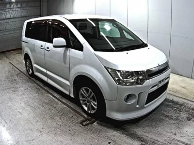 Mitsubishi DELICA D5