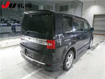 Mitsubishi DELICA D5
