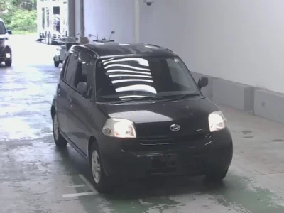 Daihatsu Esse