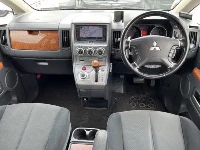 Mitsubishi DELICA D5