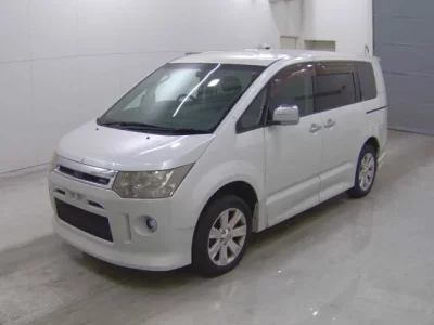Mitsubishi DELICA D5
