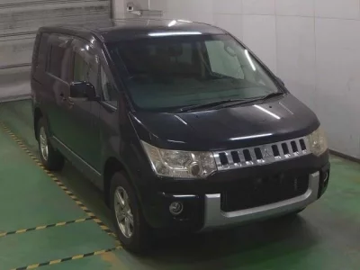 Mitsubishi DELICA D5