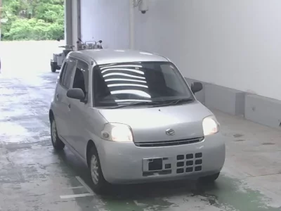 Daihatsu Esse