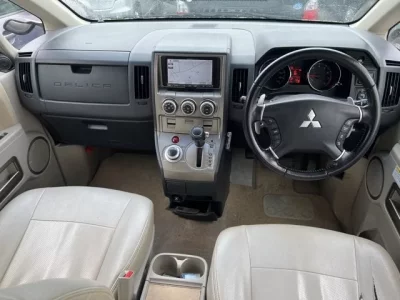Mitsubishi DELICA D5