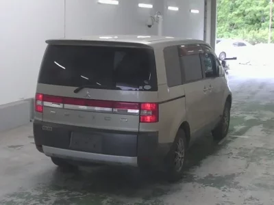 Mitsubishi DELICA D5