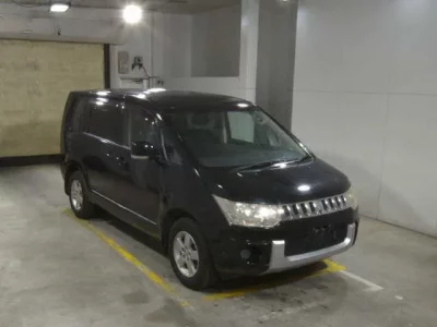 Mitsubishi DELICA D5