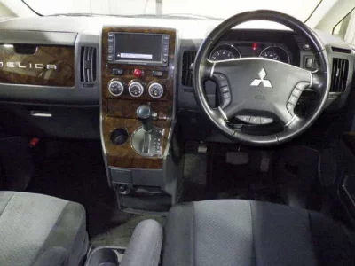 Mitsubishi DELICA D5