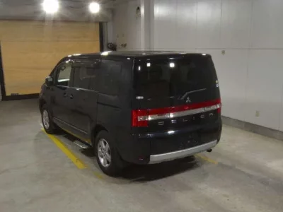 Mitsubishi DELICA D5