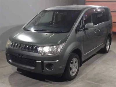 Mitsubishi DELICA D5