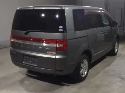 Mitsubishi DELICA D5