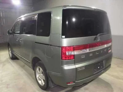 Mitsubishi DELICA D5