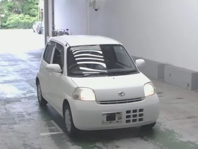 Daihatsu Esse