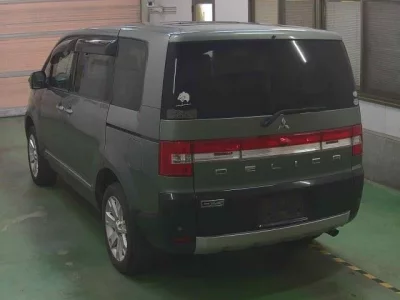 Mitsubishi DELICA D5