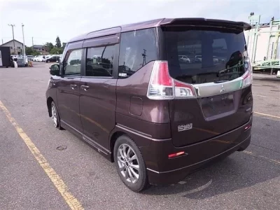 Mitsubishi DELICA D2
