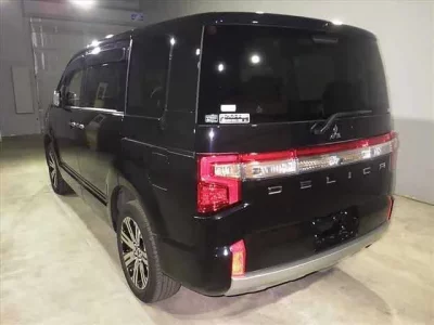 Mitsubishi DELICA D5