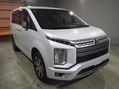 Mitsubishi DELICA D5