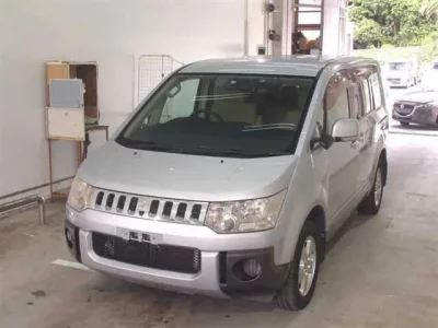Mitsubishi DELICA D5