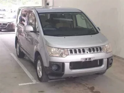 Mitsubishi DELICA D5