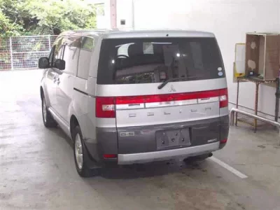 Mitsubishi DELICA D5